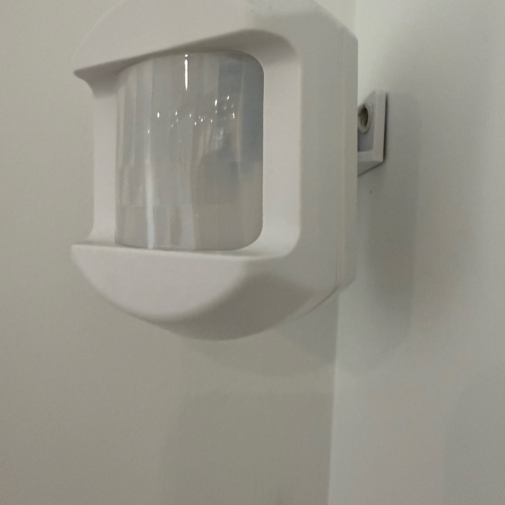 White Motion Sensor - Picture 5 of 5